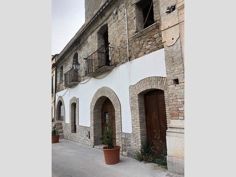 Casa Indipendente in Vendita a Benevento, zona centro, 600'000€, 700 m²