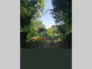 Terreno edificabile in Vendita a Ari, zona via santa maria, 18'500€, 1000 m²