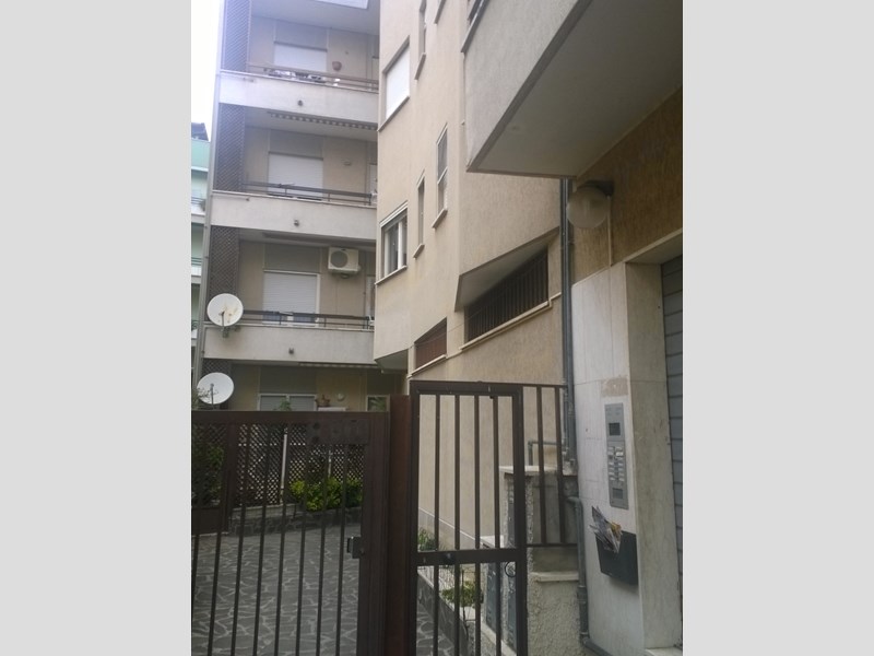 Trilocale in Affitto a Nettuno, zona centrale, 500€, 90 m², arredato