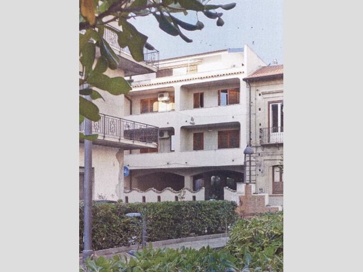 Appartamento in Vendita a Siderno, zona centro, 90'000€, 60 m²