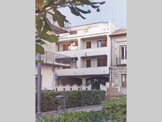 Appartamento in Vendita a Siderno, zona centro, 90'000€, 60 m²