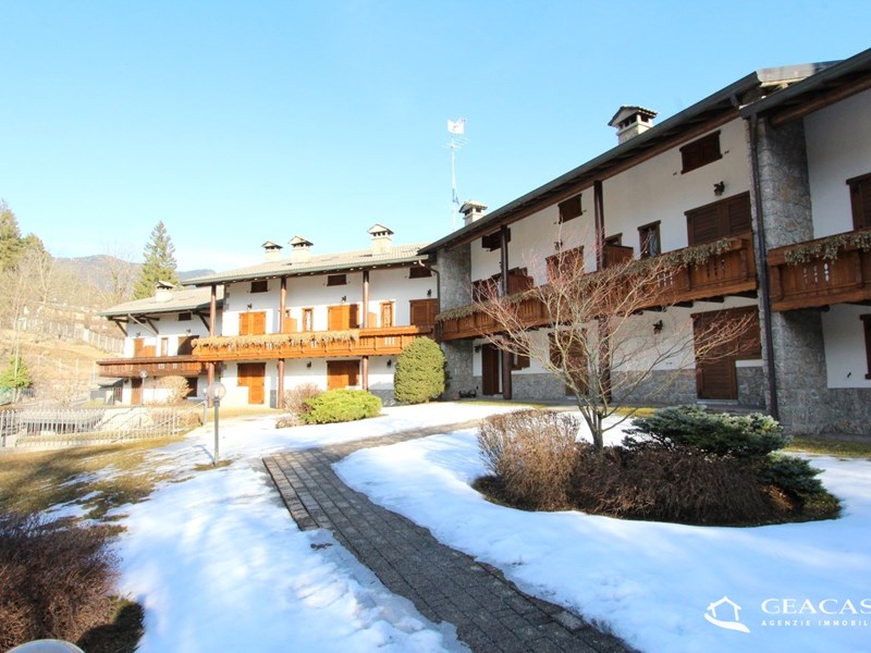 Villetta a schiera in Vendita a Castione della Presolana, zona Bratto, 235'000€, 120 m², arredato