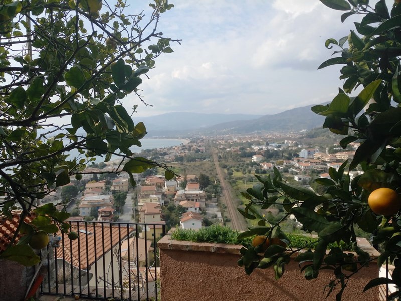 Villa bifamiliare in Vendita a Stalettì, zona Pietragrande, 140'000&euro;, 110 m²