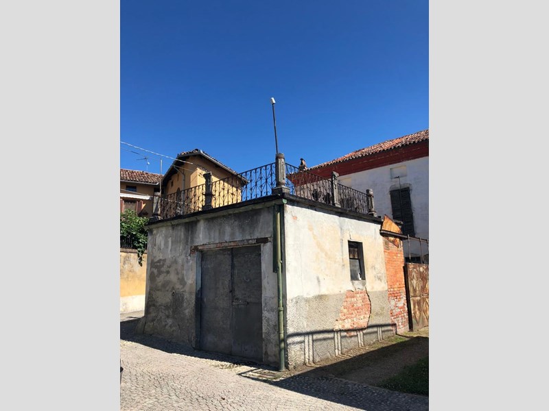 Rustico in Vendita a Montiglio Monferrato, zona RINCO, 36'000&euro;, 250 m²