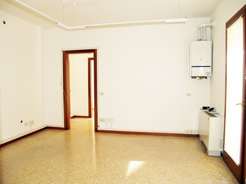 Ufficio in Vendita a Arzignano, 115'000€, 65 m²