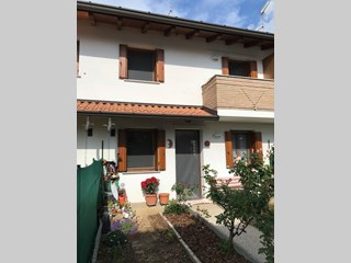 Villetta a schiera in Vendita a Campoformido, zona Basaldella , 135'000€