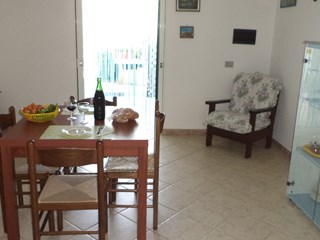 Casa Indipendente in Affitto a Santa Cesarea Terme, zona villaggio  torre del mito, 550€, arredato