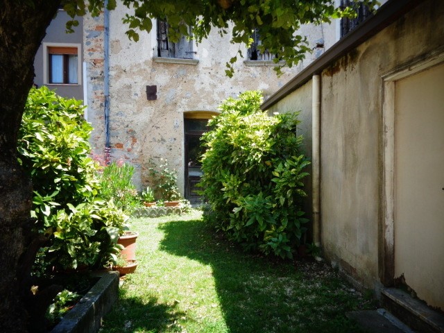 Casa Semi Indipendente in Vendita a Sabbio Chiese, 86'000€, 384 m²