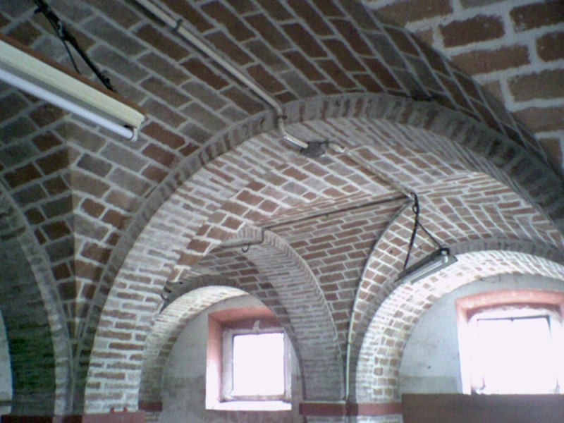 Laboratorio in Vendita a Montegiorgio, 99'000€, 215 m²