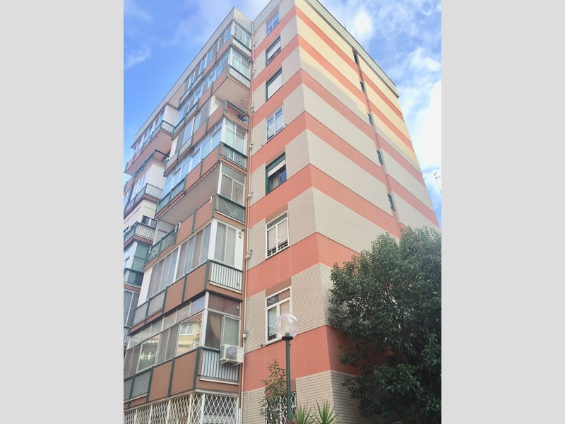 Appartamento in Vendita a Bari, zona poggiofranco, 277'000€, 140 m²
