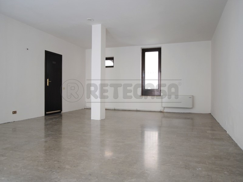 Immobile commerciale in Affitto a Valdagno, 600€, 60 m²