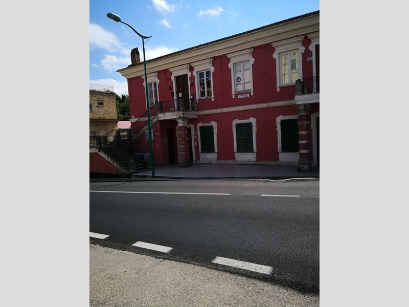 Ufficio in Affitto a Penne, zona Via De Sterlich, 250&euro;, 20 m², arredato