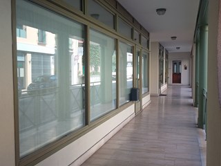 Negozio in Affitto a Pordenone, zona Torre, 690€, 110 m²