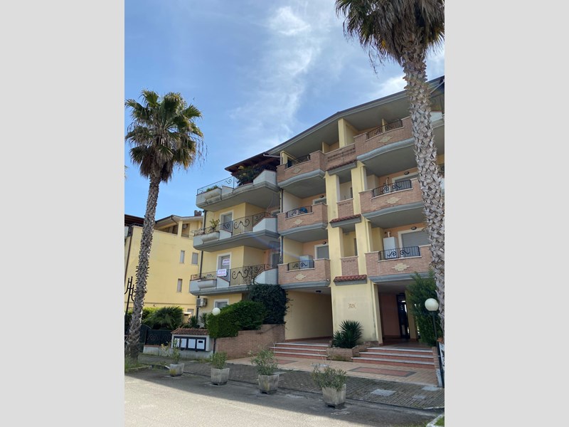 Trilocale in Vendita a Martinsicuro, zona Villa Rosa, 105'000€, 80 m²