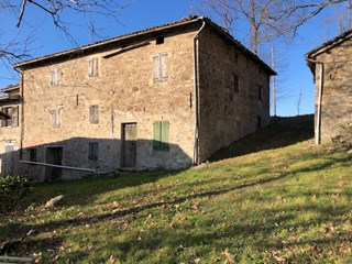 Rustico in Vendita a Valsamoggia, 120'000€, 195 m²