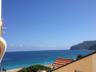 Appartamento in Vendita a Spotorno, zona centrale, 520'000€, 107 commerciale, arredato