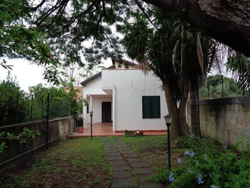 Villa in Vendita a San Giovanni la Punta, 250'000€, 100 m²