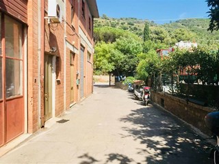Magazzino in Vendita a Monte Argentario, zona Porto S Stefano , 120'000€, 108 m²