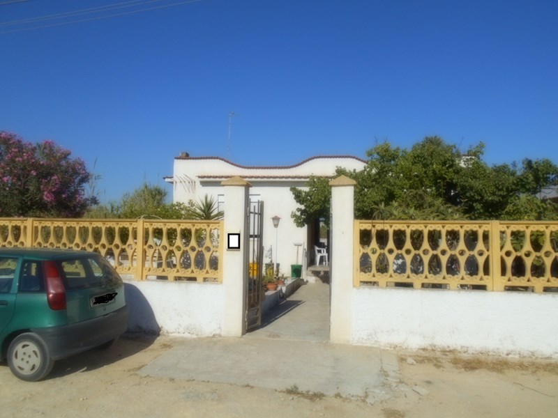 Casa Indipendente in Vendita a Castelvetrano, zona Triscina Boomerang, 74'000&euro;, 135 m²