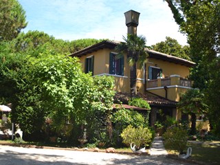 Villa in Vendita a Cavallino Treporti, zona Punta Sabbioni, 550'000€, 260 m²