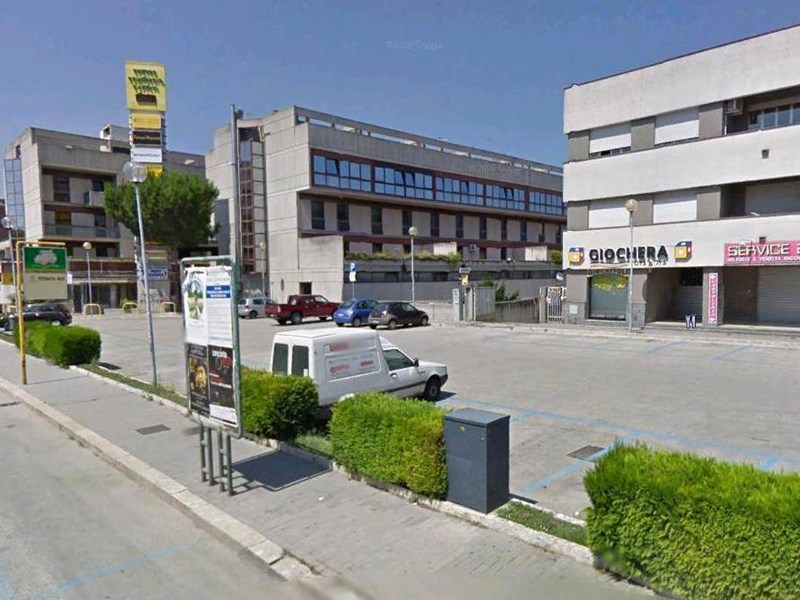 Ufficio in Vendita a Isernia, 60'000&euro;, 70 m²
