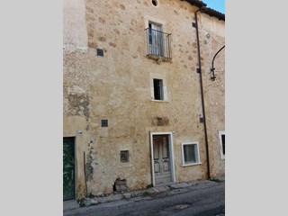 Casa Indipendente in Vendita a Santo Stefano di Sessanio, 75'000&euro;, 100 m²