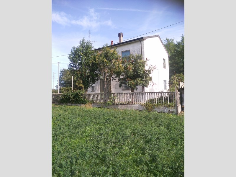 Casa Indipendente in Vendita a Ravenna, zona Casalborsetti, 130'000€, 160 m²