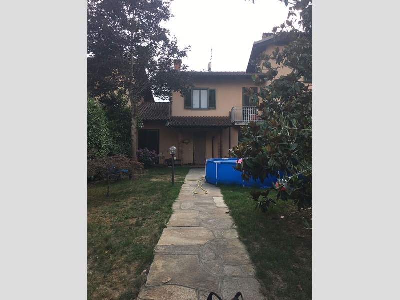 Villetta a schiera in Affitto a Villafranca d'Asti, 650€, 270 m²
