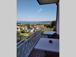 Appartamento in Affitto a Padenghe sul Garda, zona castello, 800€, 100 m², arredato