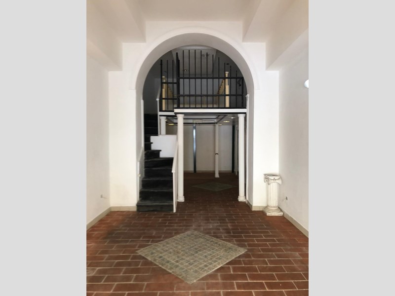 Negozio in Affitto a Civitavecchia, zona centralissima, 700€, 55 m²
