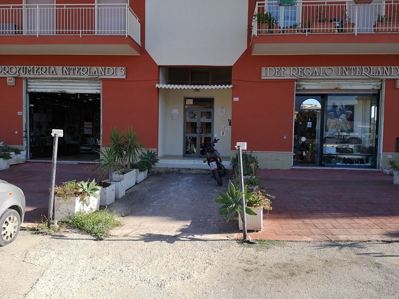 Negozio in Vendita a Agrigento, zona Viale Leonardo Sciascia 240, 750'000€, 1200 m²