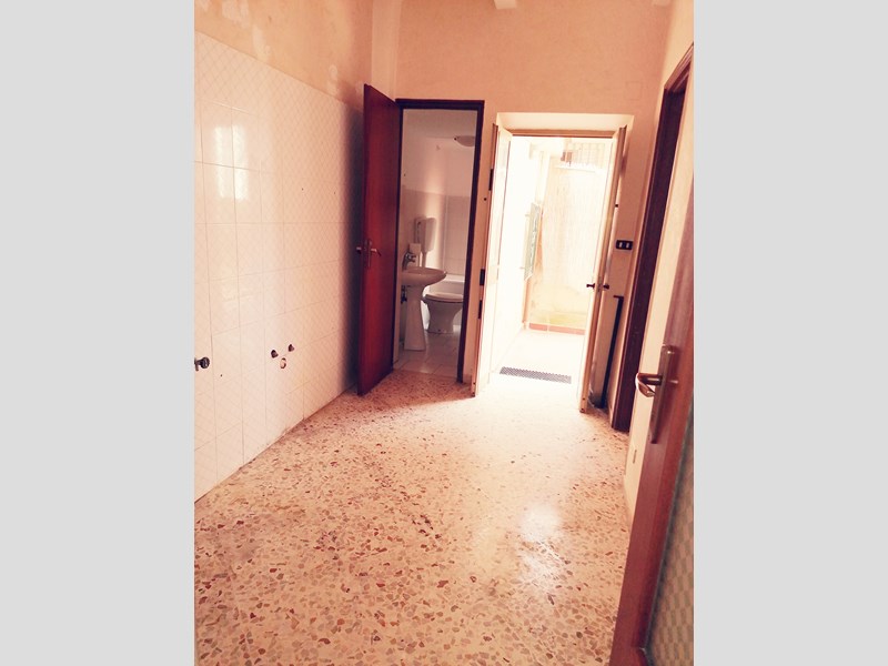 Casa Indipendente in Vendita a Messina, zona Viale Italia, 70'000€, 90 m²