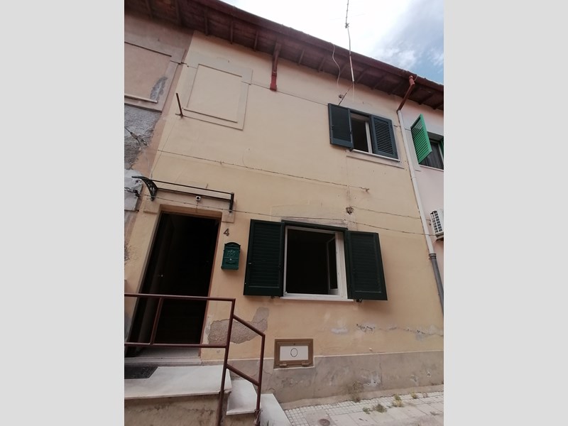 Casa Indipendente in Vendita a Messina, zona Viale Italia, 70'000€, 90 m²