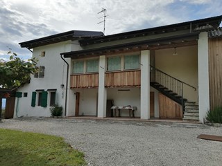 Casa di corte in Vendita a Lentiai, zona Colderu', 150'000€, 125 m², con Box