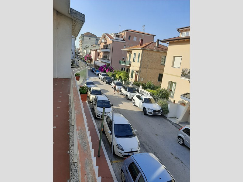 Appartamento in Affitto a Pineto, zona Centro, 800€, 45 m², arredato