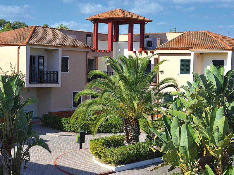 Trilocale in Vendita a Corigliano Rossano, zona Zona Zolfara, 15'000€, 80 m², arredato