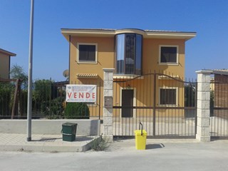 Villa in Vendita a Porto Empedocle, zona Contrada Durrueli, 290'000€, 135 m², arredato