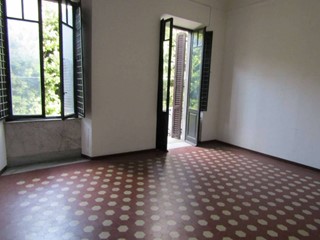 Appartamento in Vendita a Carrara, 198'000€, 210 m²