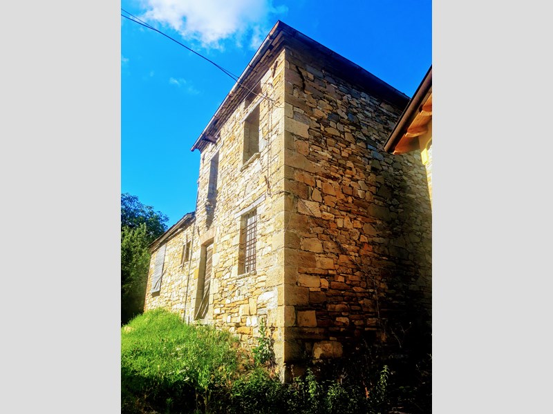 Rustico in Vendita a Bardi, zona Casanova , 25'000&euro;, 200 m²