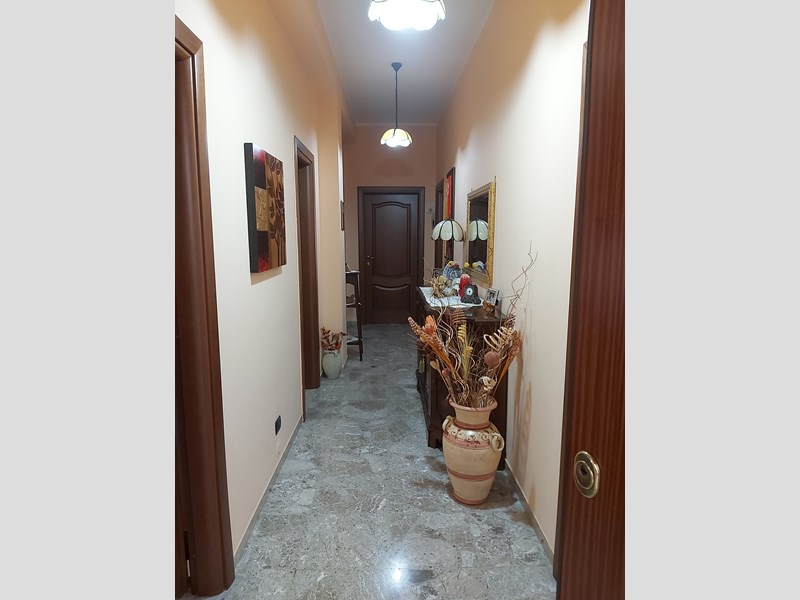 Trilocale in Vendita a Crispiano, zona C.ne Conca D'Oro, 129'000€, 130 m²