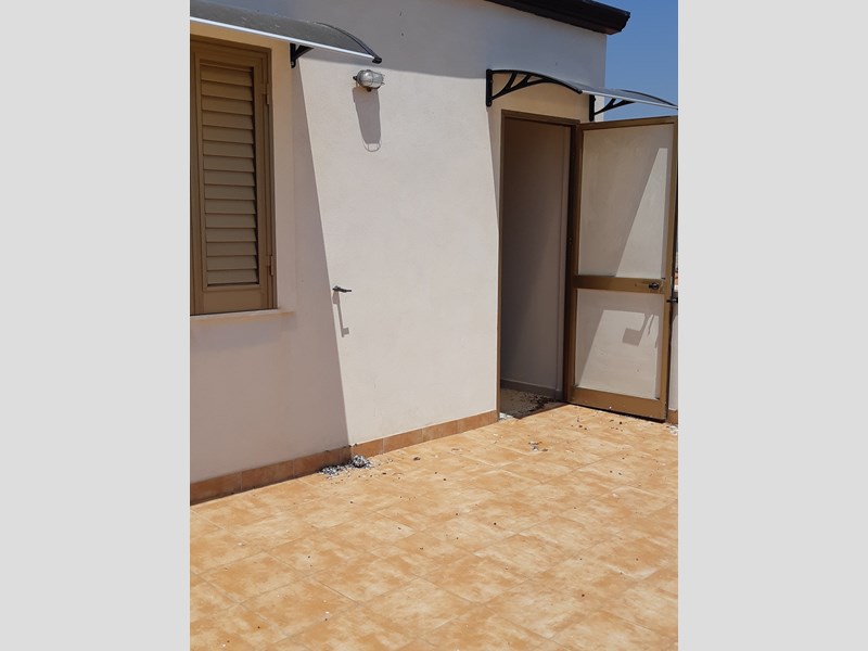 Casa Indipendente in Vendita a Aragona, zona centrale, 35'000€, 127 m², con Box