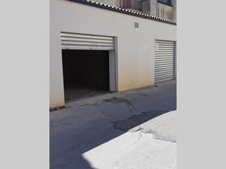 Magazzino in Vendita a Aragona, zona centrale, 28'000€, 34 m², con Box