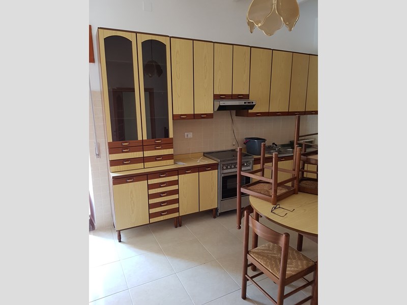 Appartamento in Vendita a Carlantino, zona centro, 50'000&euro;, 254 m², arredato