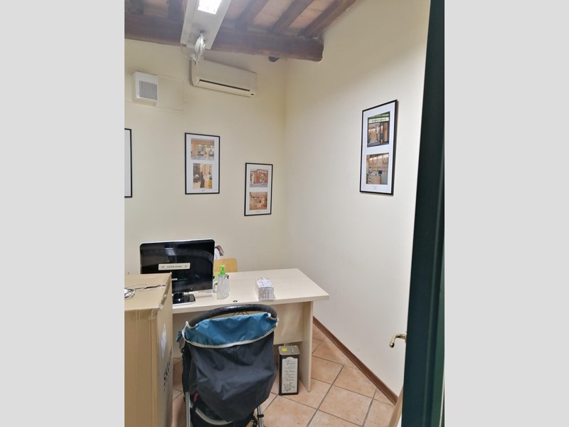 Immobile commerciale in Vendita a Siena, 230'000€, 80 m²