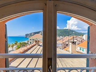 Bilocale in Affitto a Finale Ligure, 1'500€, 50 m², arredato