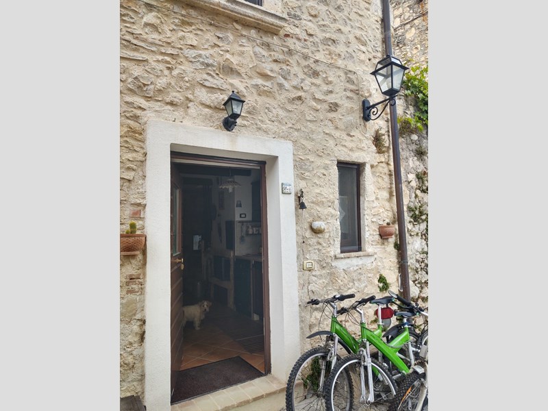 Casa Indipendente in Vendita a Ovindoli, zona Santa Iona, 49'000€, 40 m², arredato