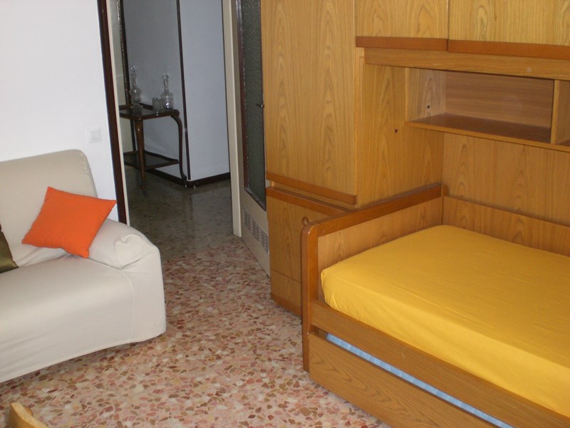 Stanza in Affitto a Bergamo, zona Villaggio Sposi, 320€, 20 m², arredato