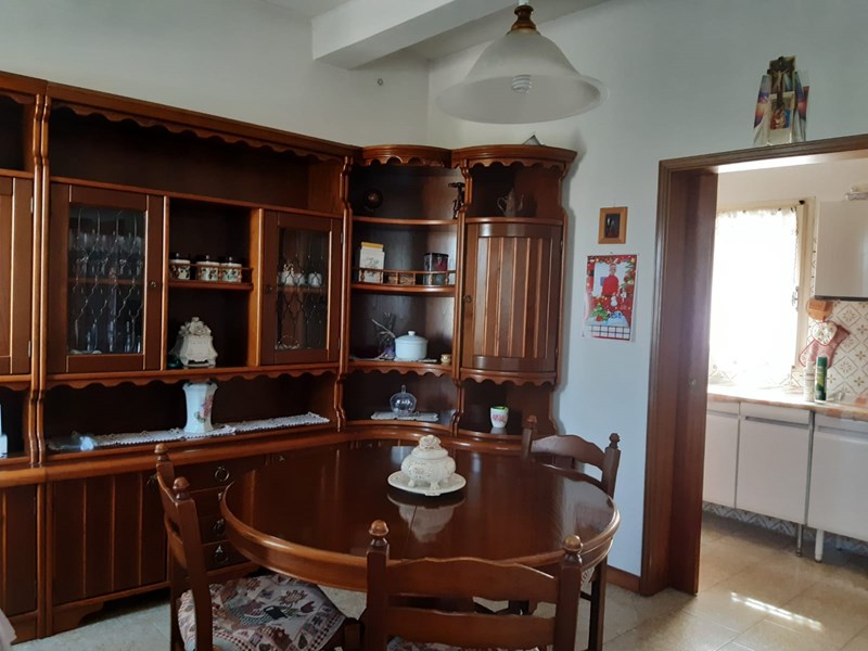 Casa Indipendente in Vendita a Ferrara, zona ALBAREA, 70'000€, 166 m²