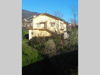 Villa in Vendita a Valdobbiadene, 250'000€, 700 m²