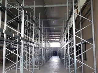 Capannone in Affitto a Pomezia, 5000 m²